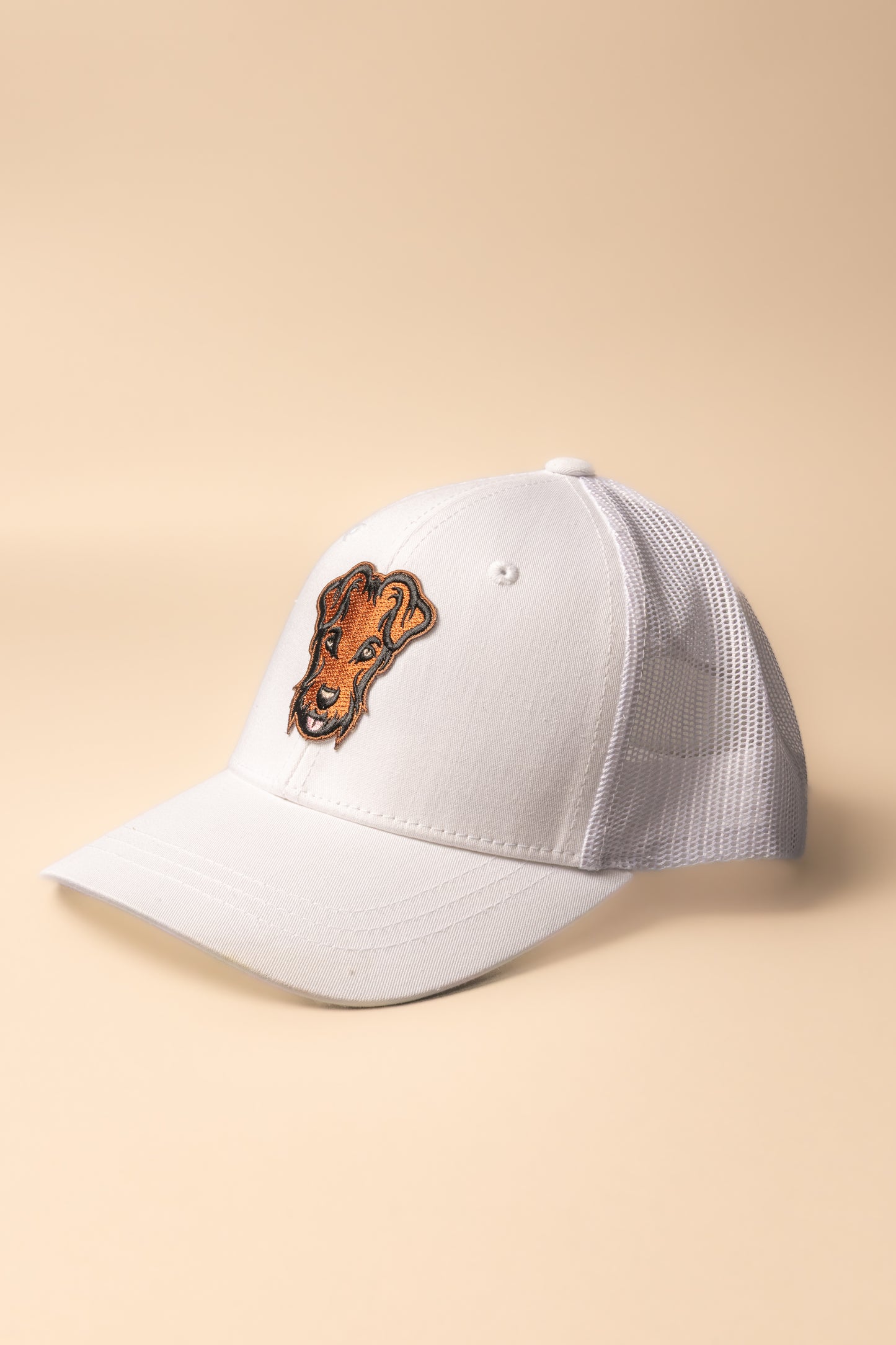 Casquette Trucker de golf Dogleg marron — accessoire respirant et ajustable alliant style et performance