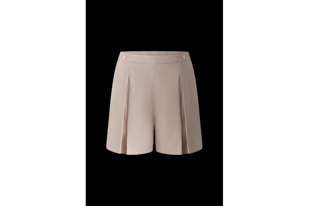 Beige Dogleg golfskort, set forfra
