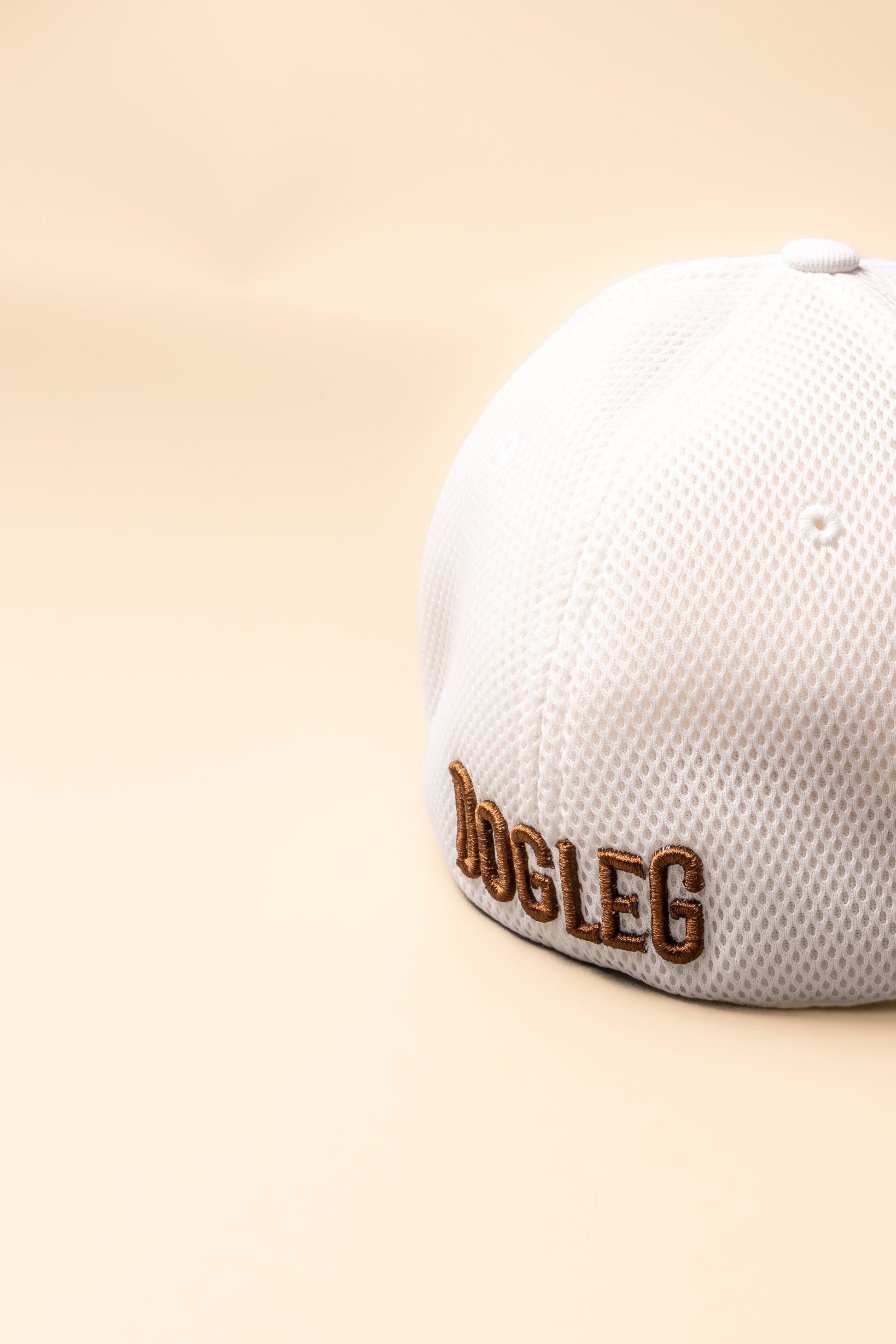 Casquette baseball de golf Dogleg blanche — accessoire respirant alliant style et performance