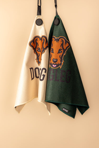 Serviette de golf Dogleg — accessoire élégant et absorbant pour golfeur sur le parcours
