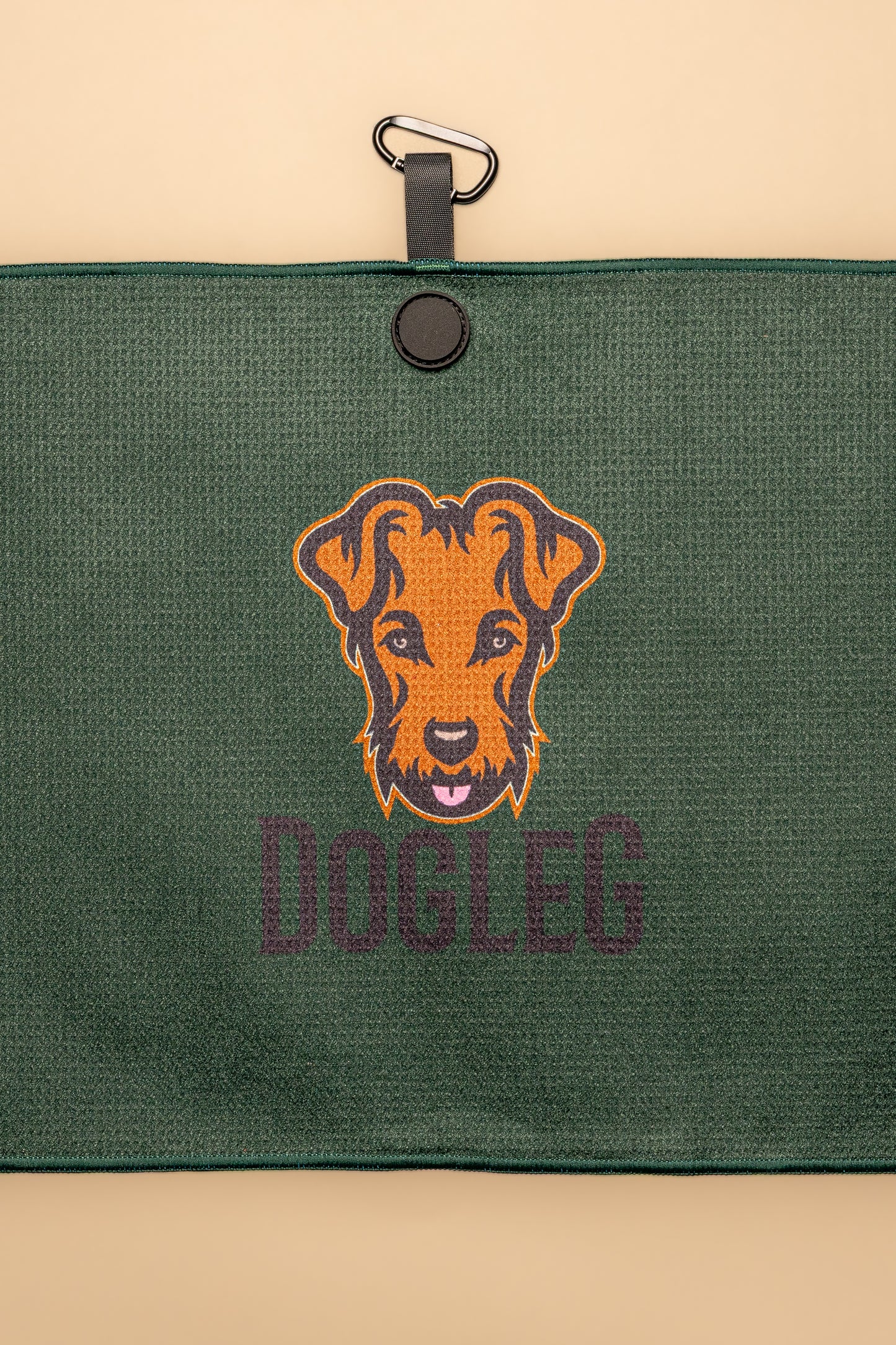 Serviette de golf Dogleg — accessoire élégant et absorbant pour golfeur sur le parcours