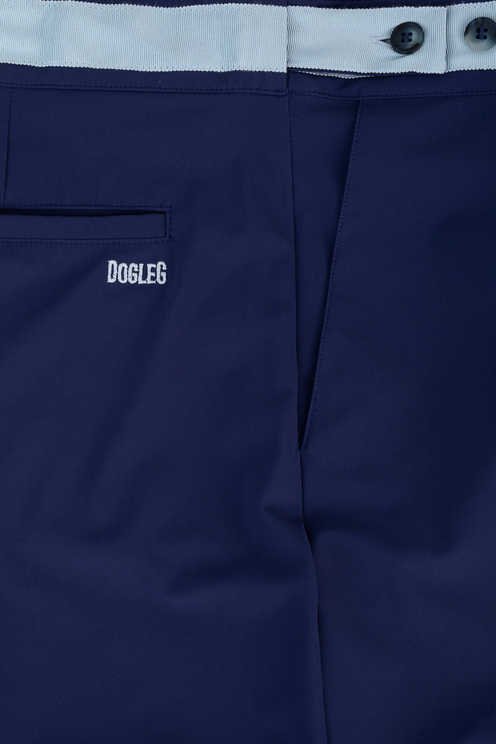 short de golf bleu Dogleg — tissu respirant et élégant pour golfeur suisse